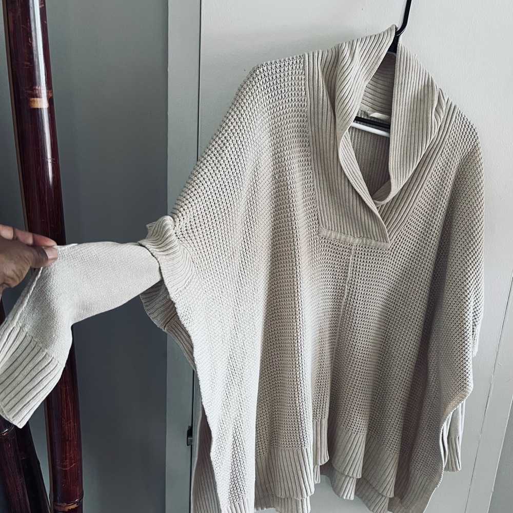 Retrod Sweater - Picture 2 of 4